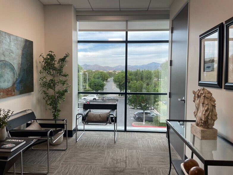 More Photos Of 27 Orchard Rd, Lake Forest Office For Sale