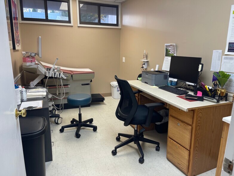 More Photos Of 281 Summerhill Rd, East Brunswick Office For Lease