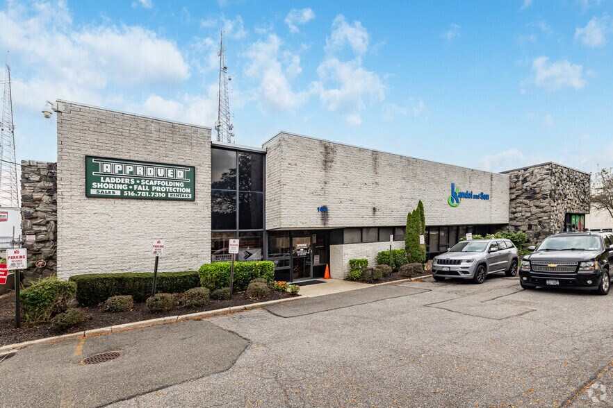 More Photos Of 151-163 Dupont St, Plainview Warehouse For Lease