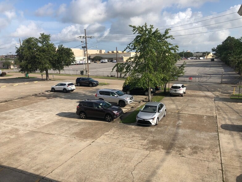 More Photos Of 4400 Trenton St, Metairie Loft Creative Space For Sale