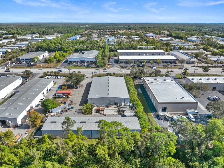 More Photos Of 12090 Metro Pky, Fort Myers Warehouse For Lease