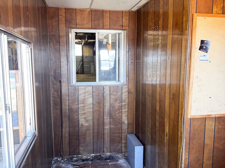 More Photos Of 1215 S Florida St, Borger Warehouse For Lease