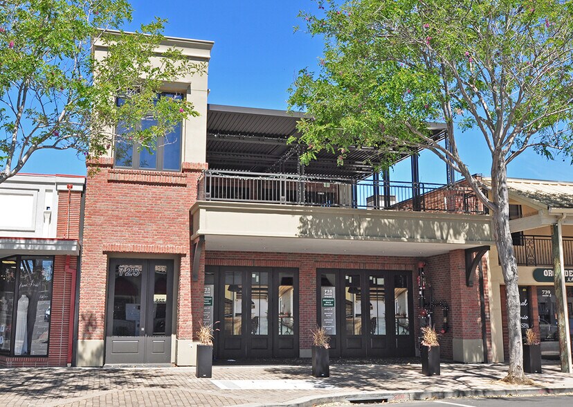 Primary Photo Of 725 Main St, Pleasanton Restaurant For Sale