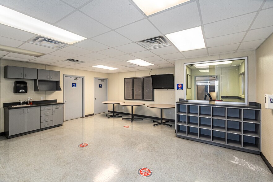 More Photos Of 12119 State Highway 155 N, Tyler Truck Terminal For Sale