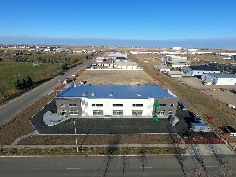 Primary Photo Of 3233 30 St N, Lethbridge Warehouse For Lease