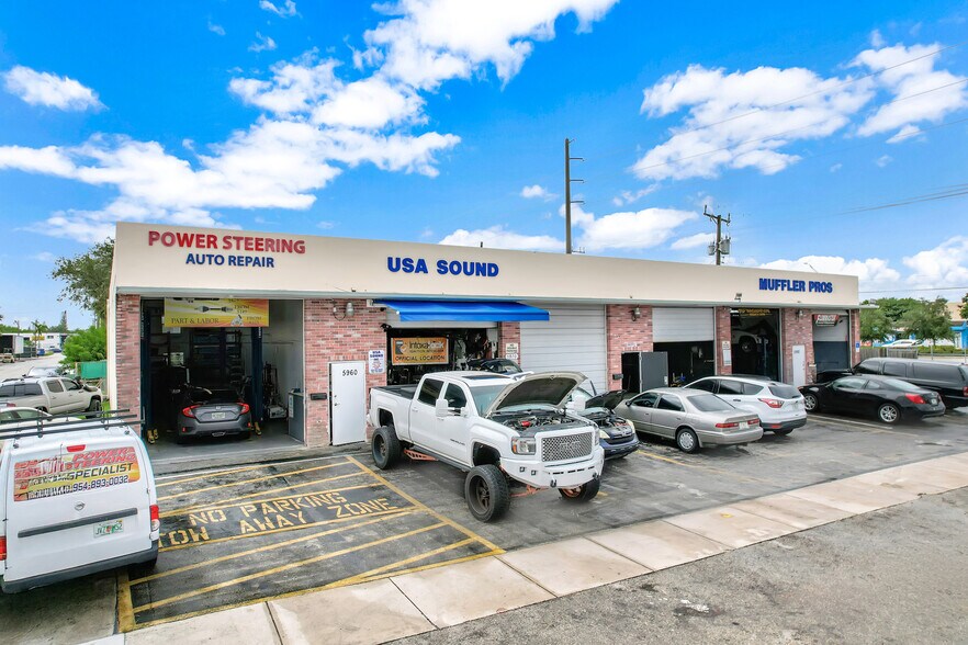 More Photos Of 5960-5992 SW 23rd St, West Park Showroom For Sale