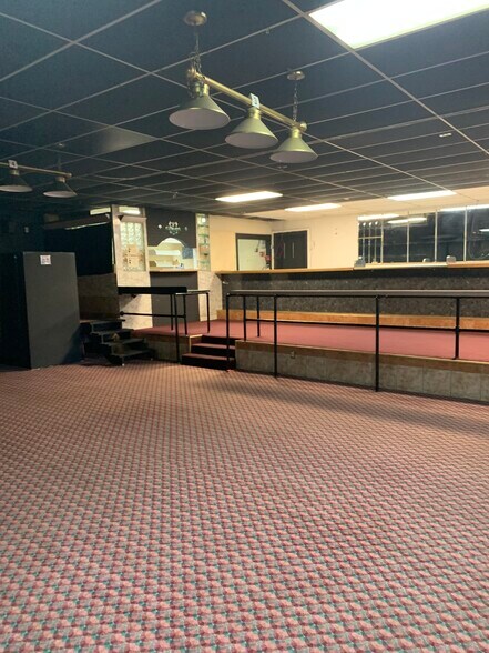 More Photos Of 1570 Lancaster Dr NE, Salem Unknown For Lease