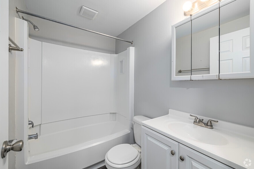 More Photos Of 5943 Walnut Cir E18, Toledo Apartments For Sale