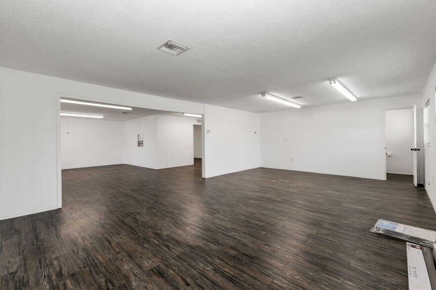 More Photos Of 23263 Harborview Rd, Port Charlotte Office For Sale