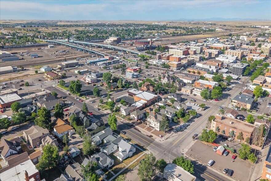More Photos Of 310 E 17th St, Cheyenne Flex For Sale