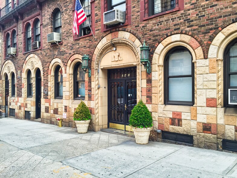 More Photos Of 242 E 72nd St, New York Apartments For Lease