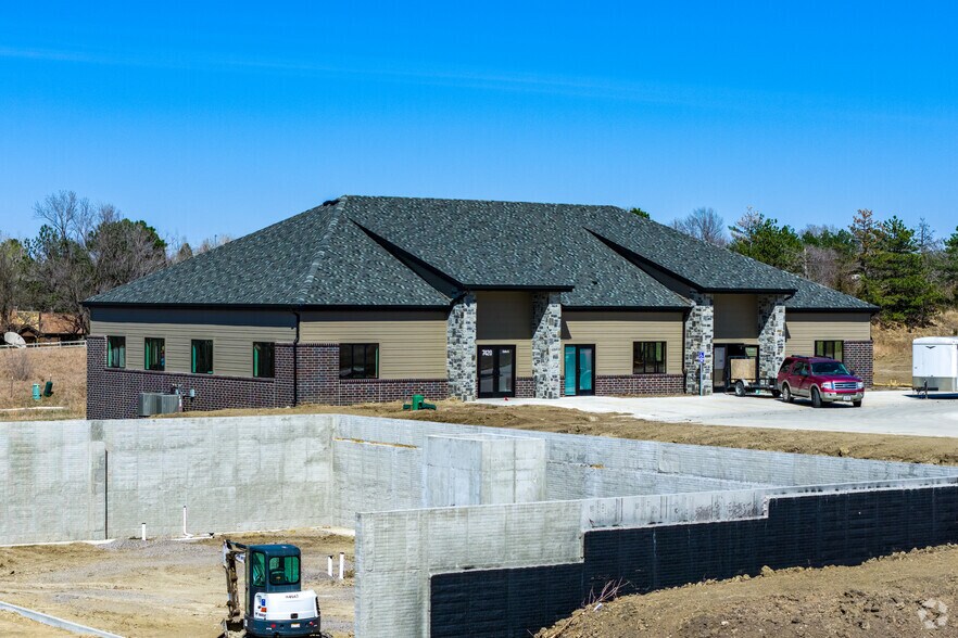 Primary Photo Of 7410 Suncrest Dr, Lincoln Office For Sale