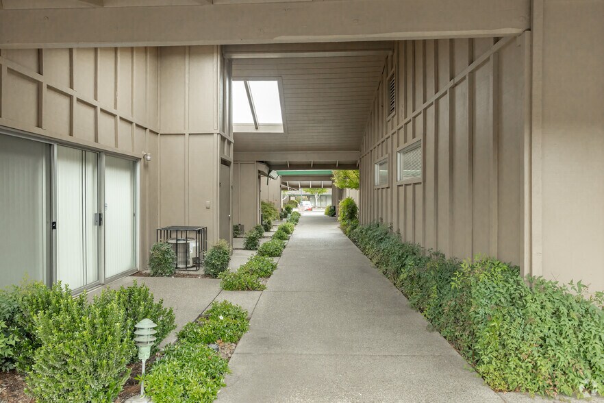 More Photos Of 2717 Cottage Way, Sacramento Unknown For Lease