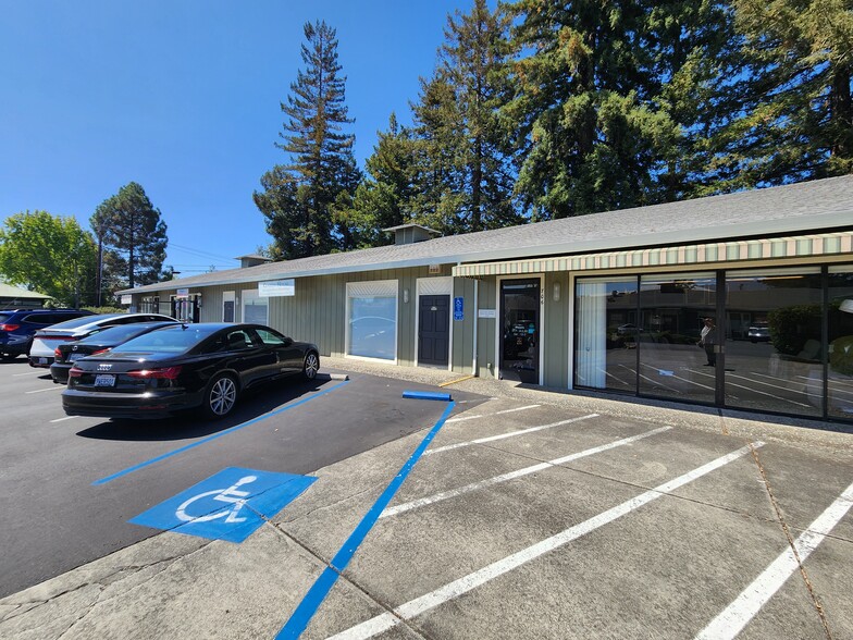 More Photos Of 706 Trancas St, Napa Freestanding For Lease