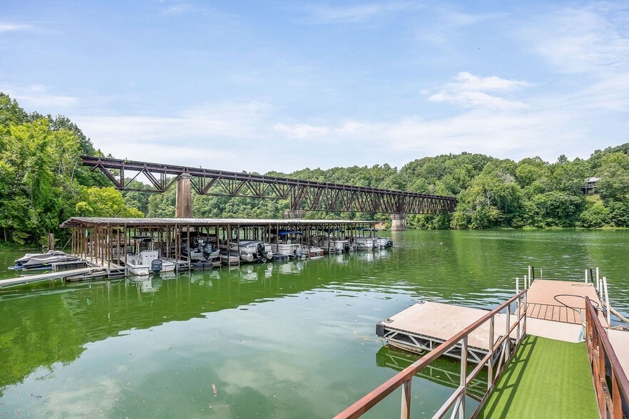 More Photos Of 1967 Rock Island Rd, Rock Island Marina For Sale