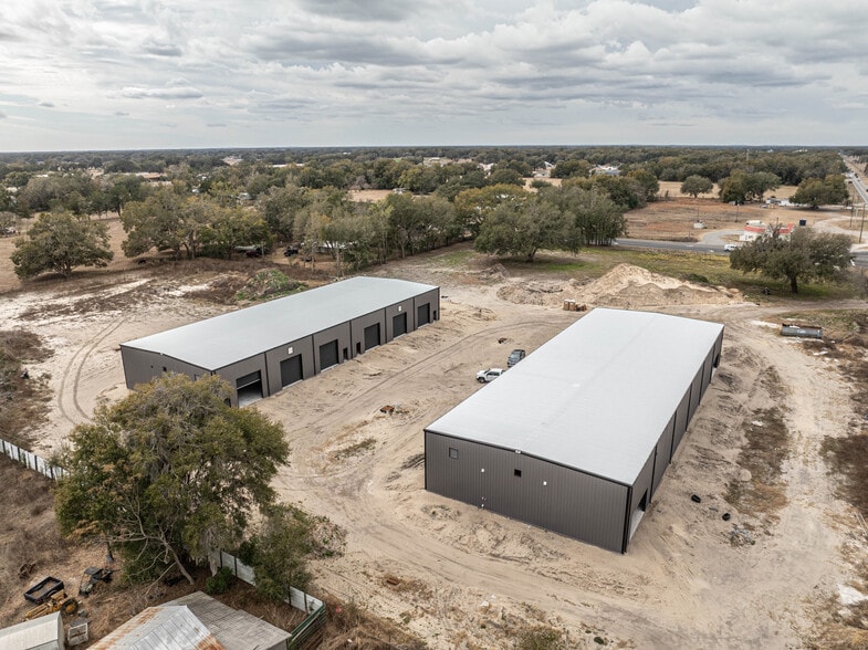 More Photos Of 3023 E C 48, Center Hill Warehouse For Lease