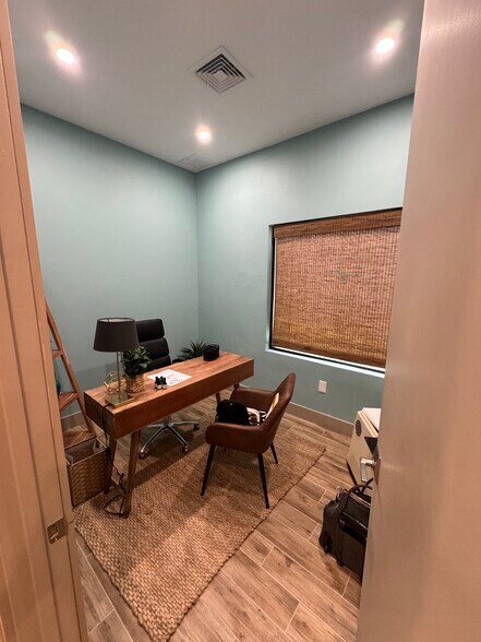 More Photos Of 2700 Immokalee Rd, Naples General Retail For Lease