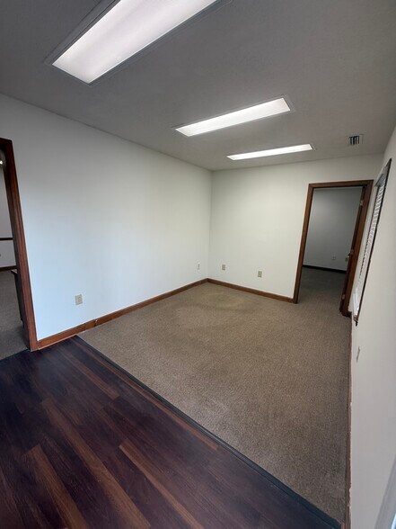 More Photos Of 7316 Wallace Rd, Charlotte Office Residential For Lease