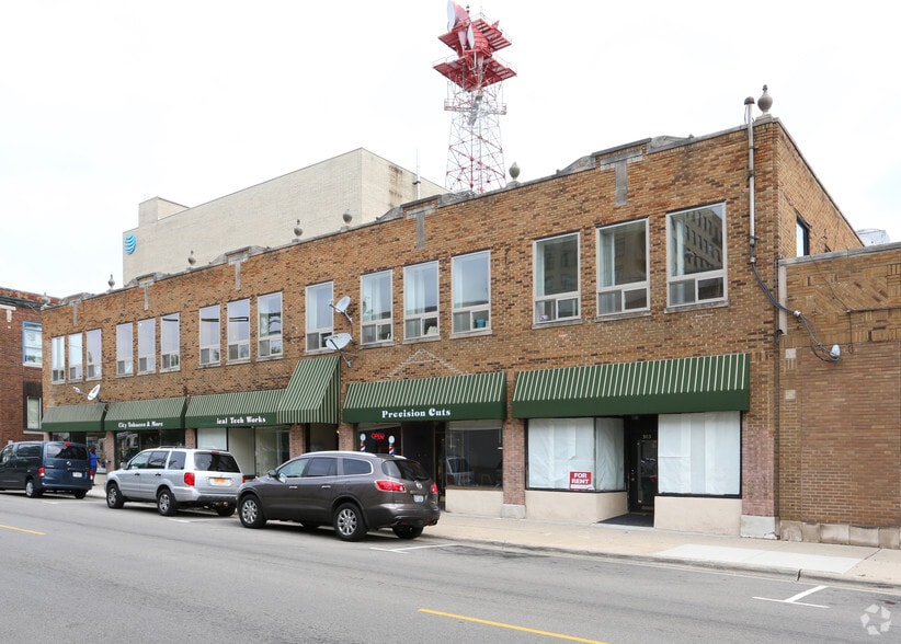 Primary Photo Of 303-311 Mulberry St, Rockford Storefront Retail Residential For Lease