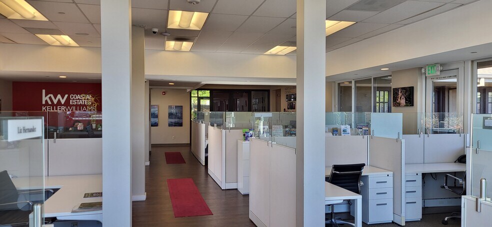 More Photos Of 26135 Carmel Rancho Blvd, Carmel General Retail For Lease