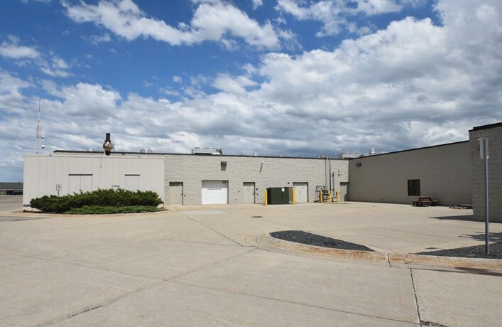 More Photos Of 900 42nd St S, Fargo Office For Sale