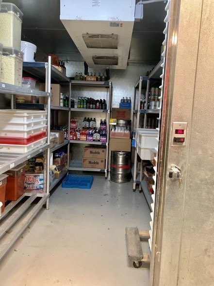 More Photos Of 1837 E 7th St, Long Beach Restaurant For Lease