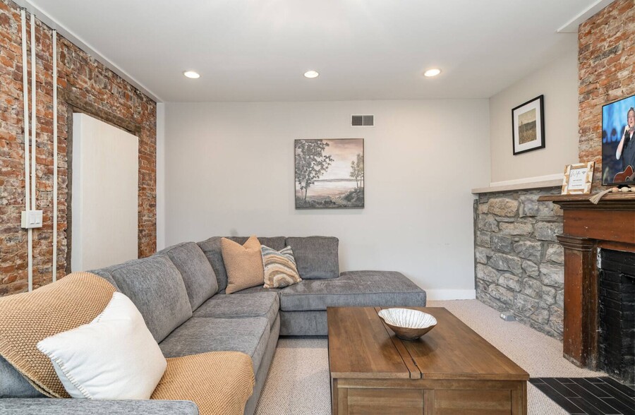 More Photos Of 513 3rd Ave S, Nashville Office For Sale