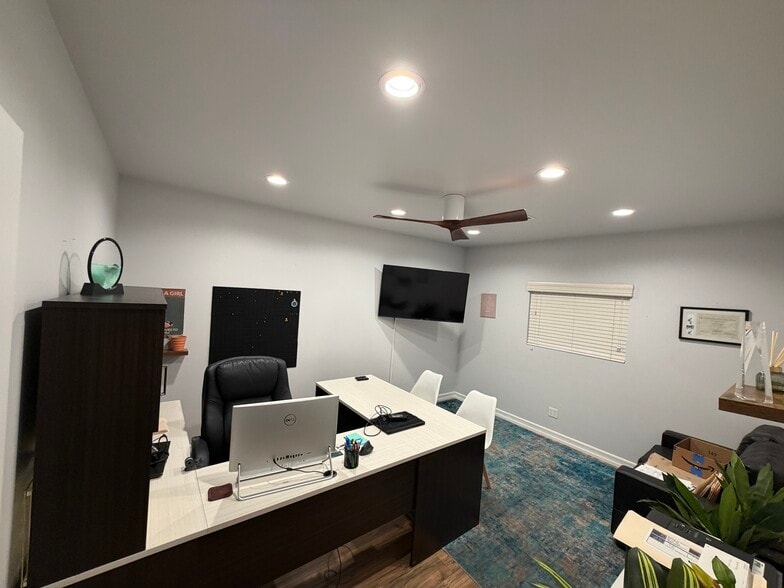 More Photos Of 2740 N Sunnyside Ave, Fresno Warehouse For Lease