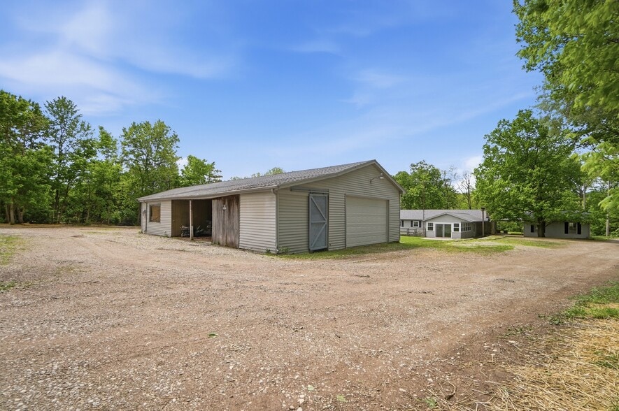 More Photos Of 2996 Millville Shandon Rd, Hamilton Specialty For Sale