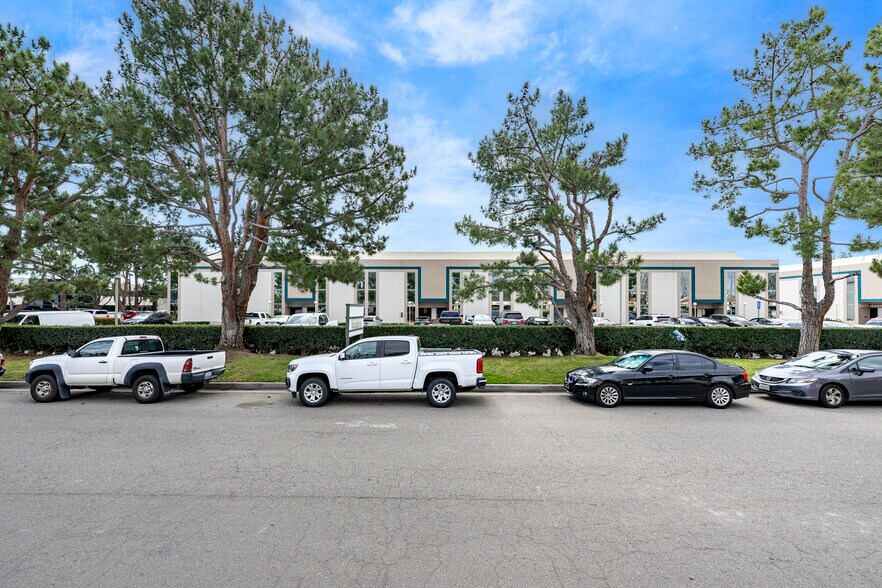 More Photos Of 1820 E Garry Ave, Santa Ana Office For Sale