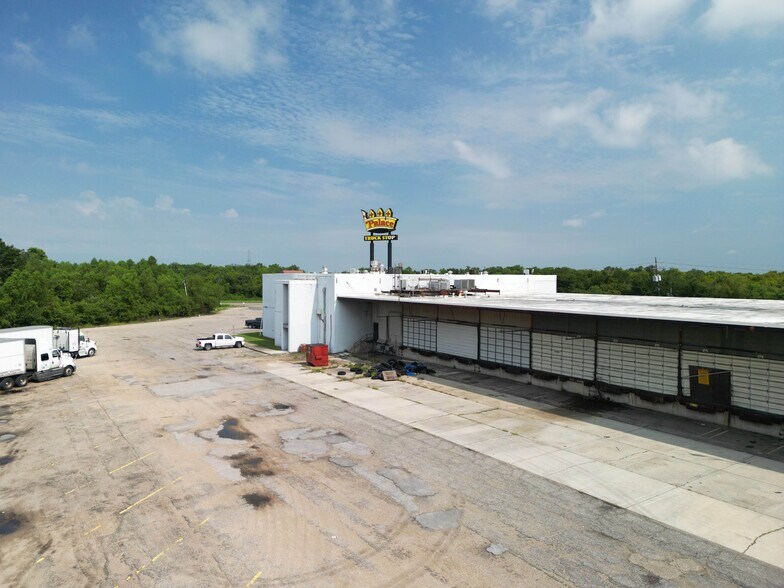 More Photos Of 12170 Old Gentilly Rd, New Orleans Truck Stop For Lease