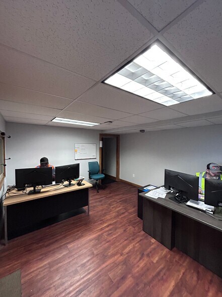 More Photos Of 151 Riverside Dr, Fultonville Truck Terminal For Sale