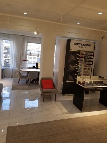 More Photos Of 246 W 38th St, New York Loft Creative Space For Lease