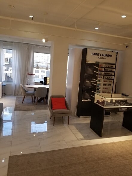 More Photos Of 246 W 38th St, New York Loft Creative Space For Lease