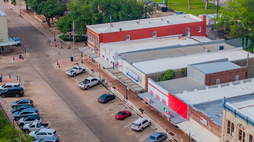 More Photos Of 105 N Main St, Hallettsville Restaurant For Sale