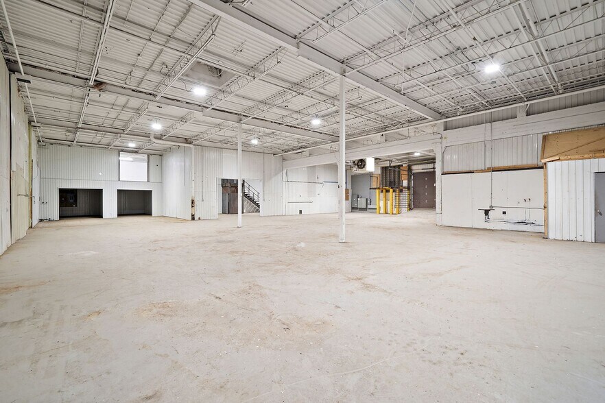 More Photos Of 405-465 Av Marien, Montréal-Est Warehouse For Lease