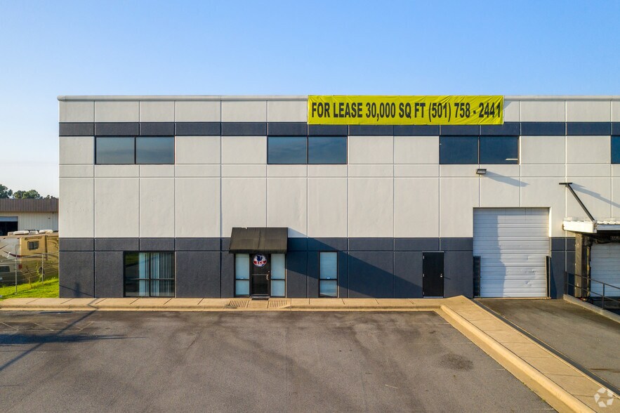 More Photos Of 9450 Maumelle Blvd, North Little Rock Distribution For Lease