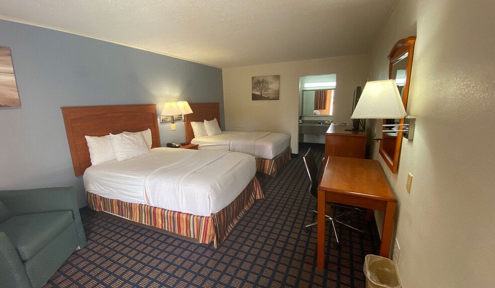 More Photos Of 1601 W Palestine Ave, Palestine Hotel For Sale