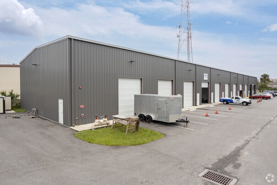 More Photos Of 950 10th St S, Jacksonville Beach Warehouse For Lease