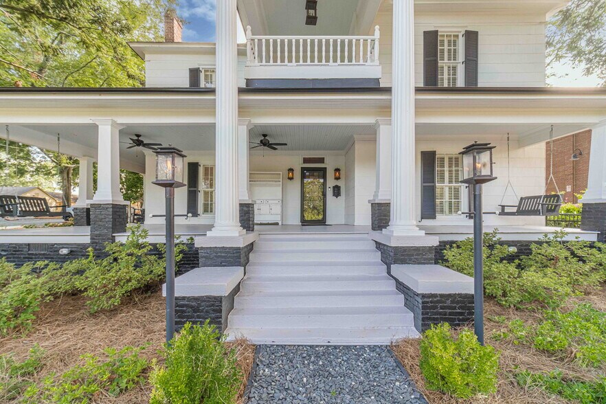 More Photos Of 2037 Grayson Hwy, Grayson Office For Sale