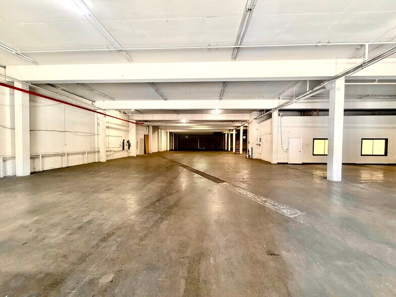 More Photos Of 571-573 Monterey Pass Rd, Monterey Park Warehouse For Lease