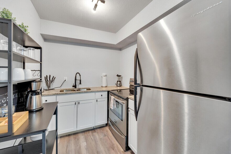 More Photos Of 4513 W McElroy Ave, Tampa Apartments For Sale