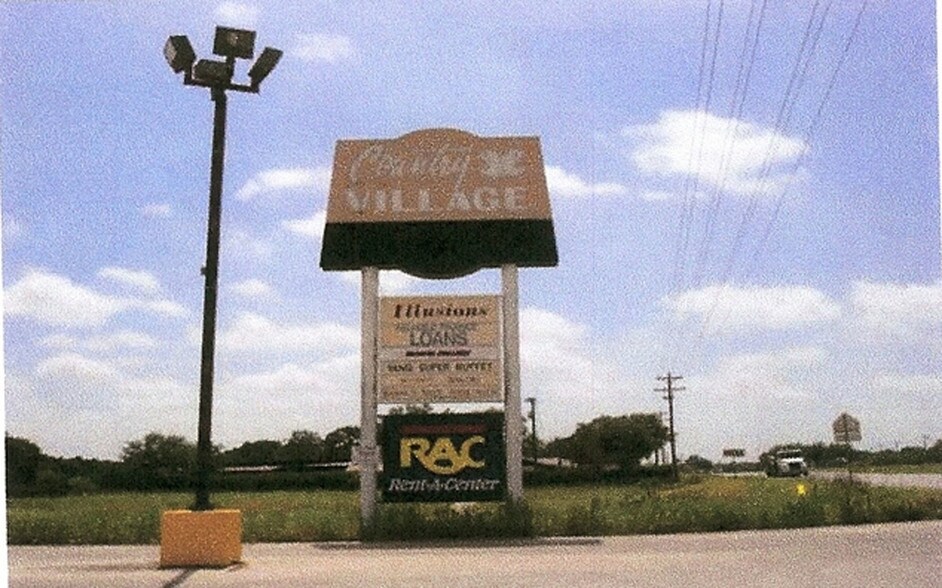 More Photos Of 1600 N Sara Dewitt Dr, Gonzales General Retail For Lease
