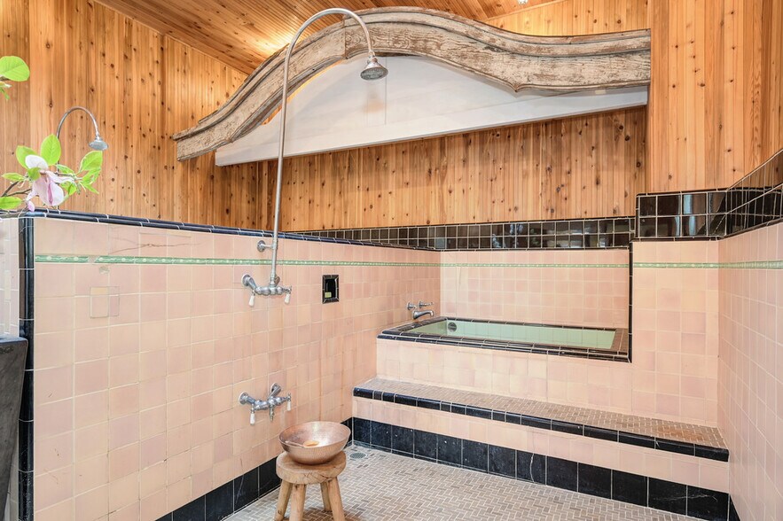 More Photos Of 1250 B St, Walnut Grove Showroom For Sale