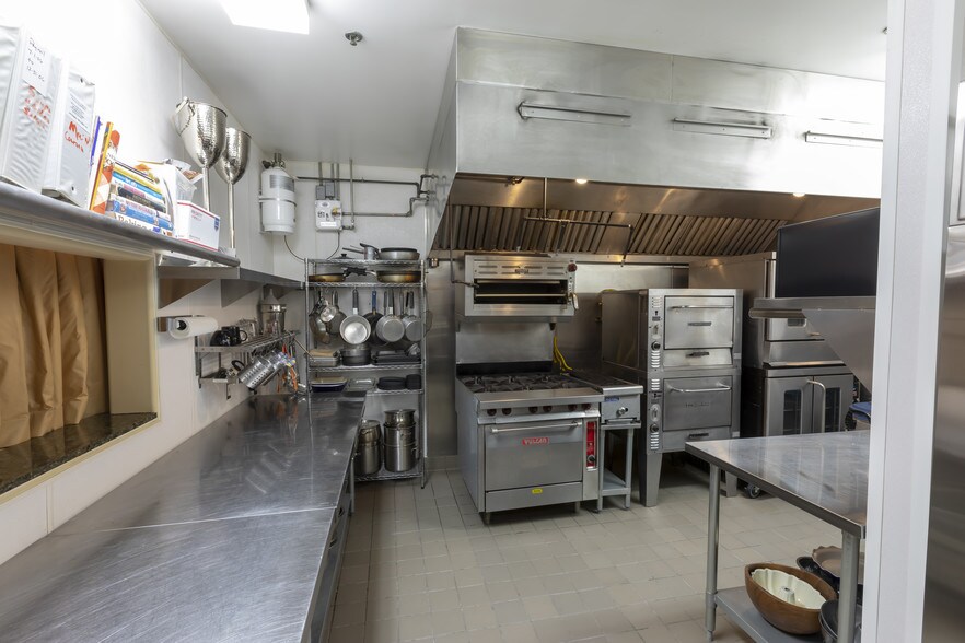 More Photos Of 100-112 N Citrus Ave, Covina Theater Concert Hall For Lease