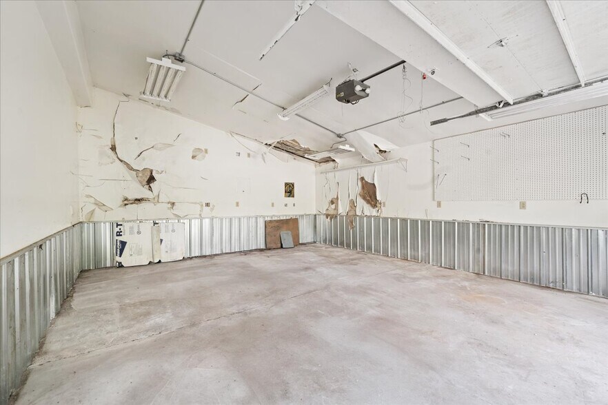 More Photos Of 3427 Old Richardson Hwy, North Pole Warehouse For Sale