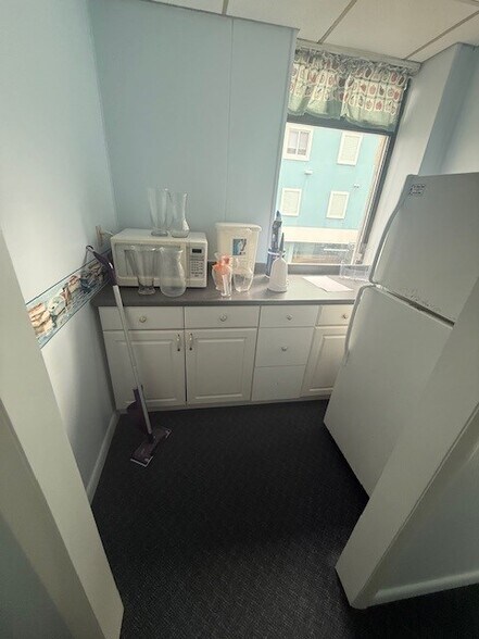 More Photos Of 5000 Coastal Hwy, Ocean City Office For Lease