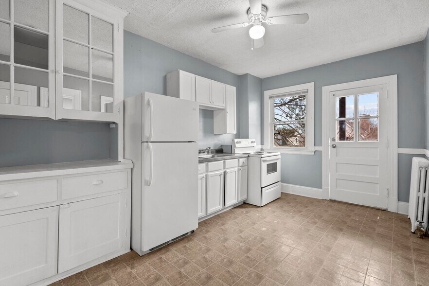 More Photos Of 34-38 Beacon St, Hartford Apartments For Sale