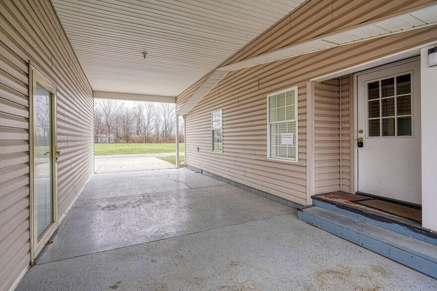 More Photos Of 12164 Broad St SW, Pataskala Office For Sale