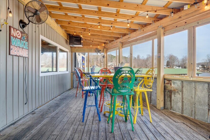 More Photos Of 2200 Old Salem School Rd, Union Hall Marina For Sale